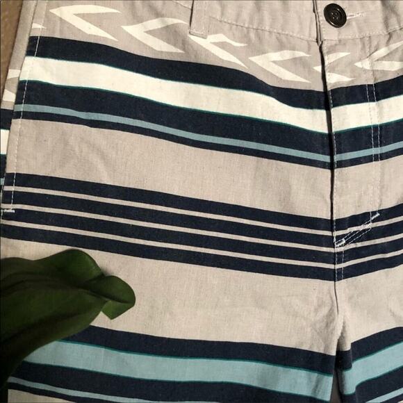 Micros Men's Gray Striped Shorts Size 32 - Picture 3 of 5